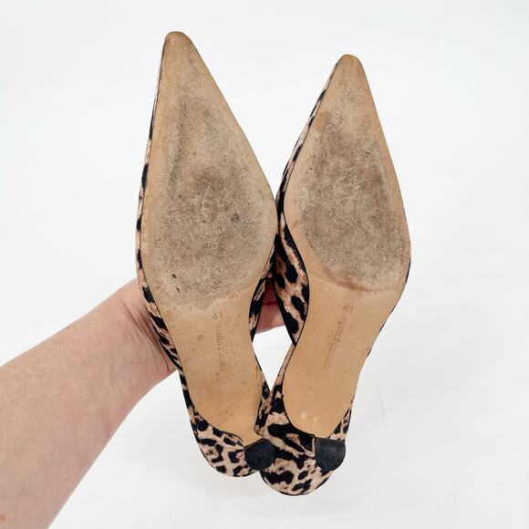 Manolo Blahnik Leopard Print Fabric Rosette Pointed Toe Kitten Heel Mules IT 41 - Picture 10 of 11